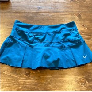 NIKE DRI FIT TEAL PLEATED TENNIS SKORT